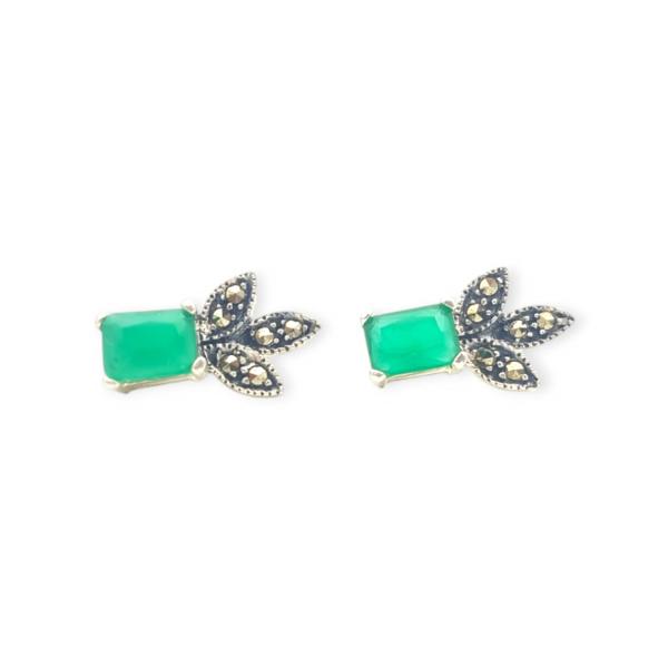 925 Sterling Silver Beautiful Design for Ladies in Leaf Shape with Green Stone